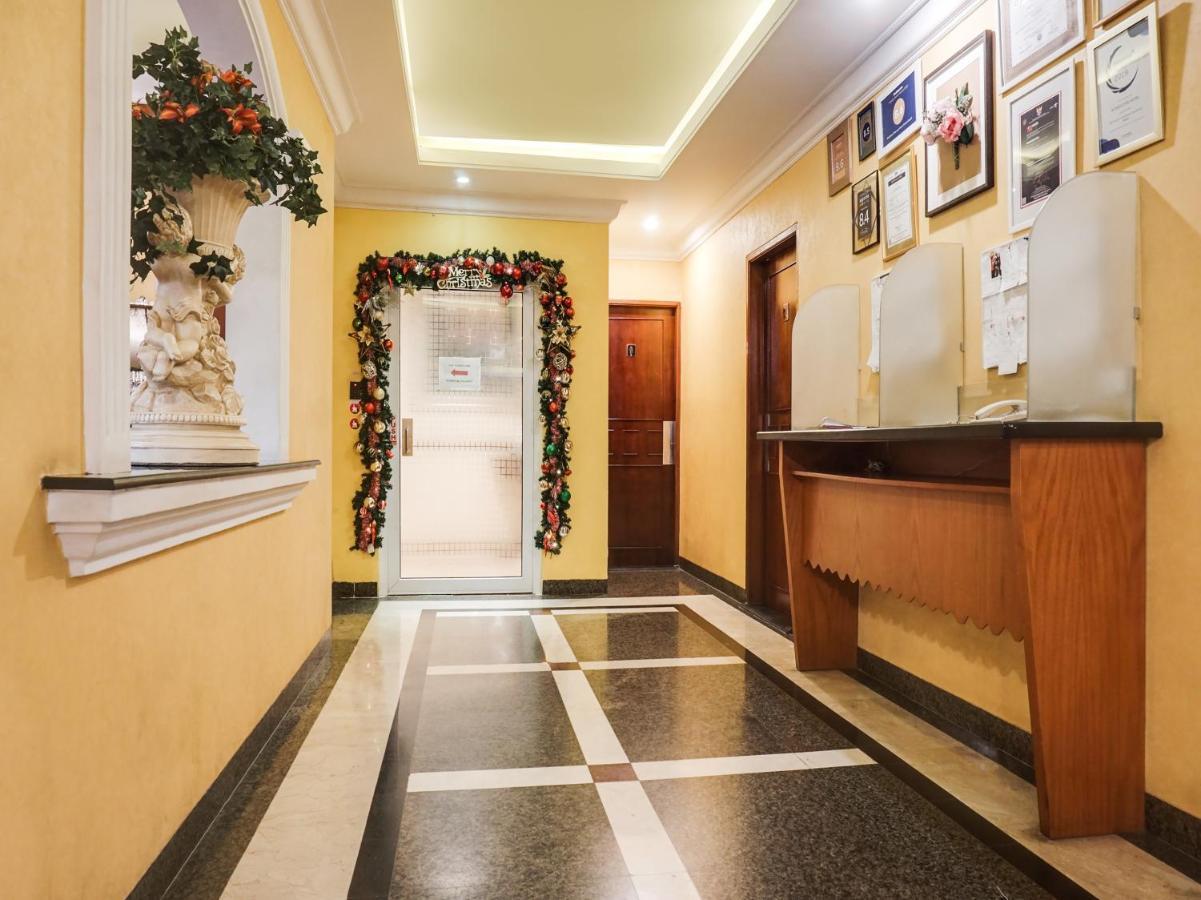 3 Putra Bi Executive Hotel Giacarta Esterno foto