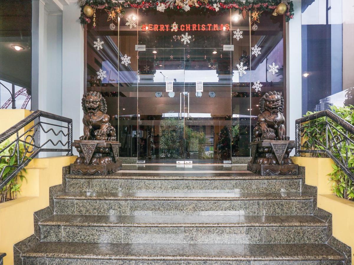 3 Putra Bi Executive Hotel Giacarta Esterno foto